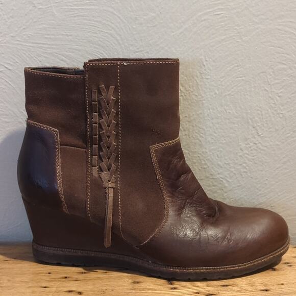Earth Hilltopper Brown Leather & Suede Wedge Heel Bootie Women's Size 11B - Picture 3 of 12